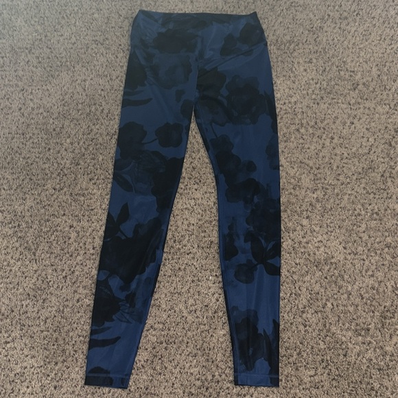 Lululemon Wunder Under Leggings Blue Inky Floral Full On Luxtreme size 8 - Picture 3 of 6